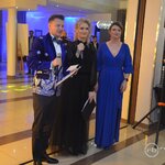 Organizatorzy oraz prowadzący II Balu Charytatywnego na rzecz „Szansa – Domowy Szpital”.